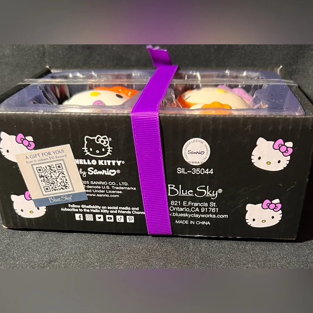 Hello Kitty Halloween Salt & Pepper Shaker Set 🎃🎀